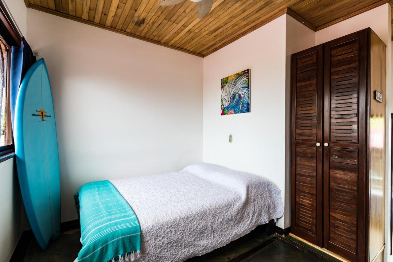 Witch'S Rock Surf Camp Tamarindo Exterior photo